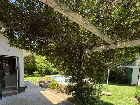 IMPORTANTE CHALET SOBRE 2 LOTES EN RANELAGH 220.000.-