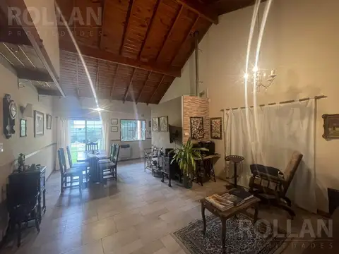 Casa en Venta con 2 cocheras