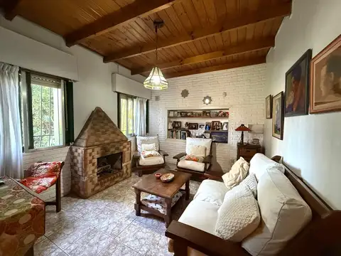 Casa 5 ambientes con 1 baño