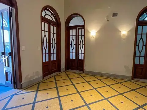 Casa 25 ambientes con 15 baños
