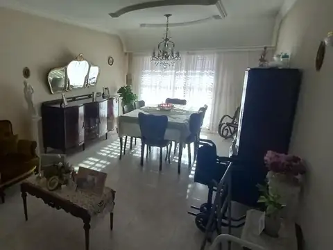 Depto Tipo Casa en Venta en Liniers, USD 195.000