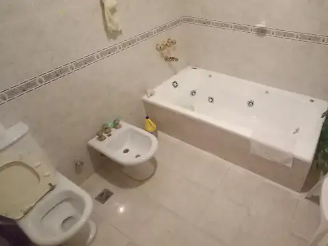 Depto Tipo Casa en Venta con 3 cocheras