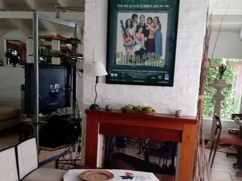 Casa en Alquiler con 2 cocheras