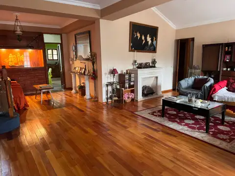 Casa 7 ambientes con 3 baños
