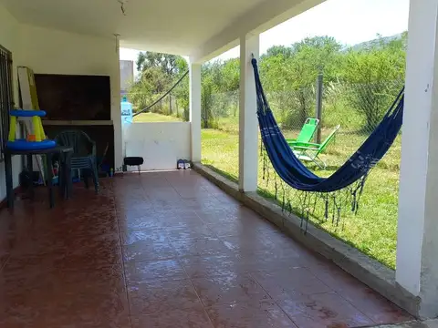 Casa en Alquiler con 1 cochera