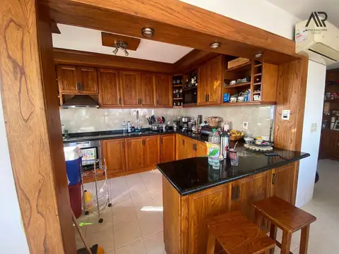 Departamento 5 ambientes con 2 baños