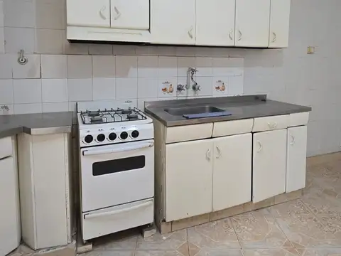 Padre Elizalde 400, Piso PB