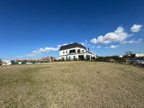 Lote al agua Virazon