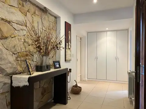 Casa 7 ambientes con 4 baños