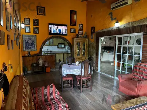 Casa en Venta con 1 cochera