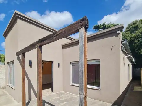 Casa 3 ambientes con 1 baño