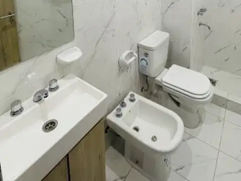 Mono Ambiente al Frente en Venta . Centro Rio