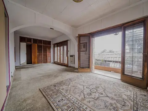 VENTA CASA TIPO PH 4 AMBIENTES-SAN ISIDRO- PERMUTA