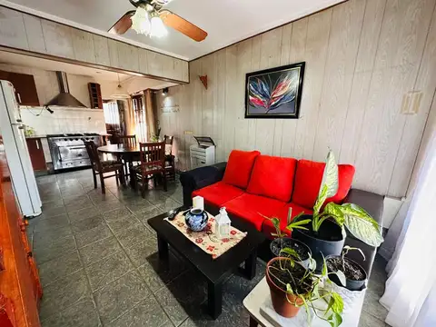 Casa 3 ambientes con 1 baño