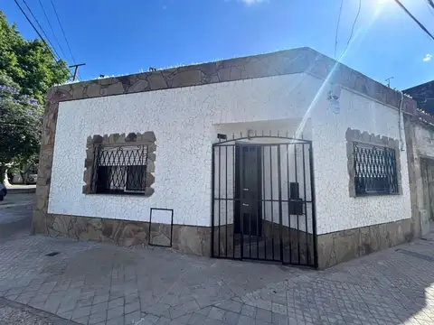 Casa en Venta en General Jose De San Martin, Rosario