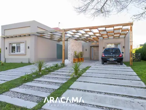 Casa en Venta Barrio Privado Santa Rita