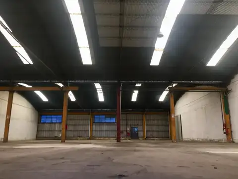 ALQUILER Depósito de 375 m2 - Zona Oeste MORENO
