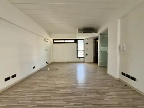 Oficina en Alquiler al Norte