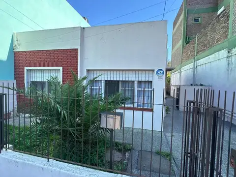 VENTA CASA 3 AMBIENTES - EZPELETA CENTRO