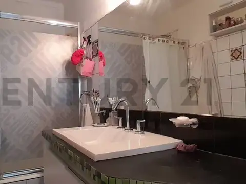 PH EN VENTA DOS DORMITORIOS - DOS PATIOS en LA PLATA