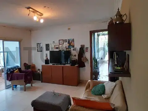 34 entre 1 y 2 300, Piso 0