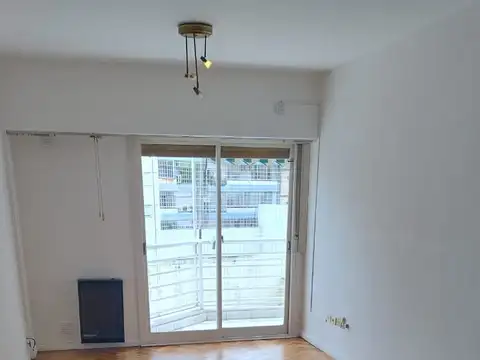 Dueño alquila departamento  en Caballito.