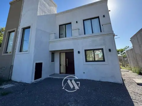 Casa en Venta con 1 cochera