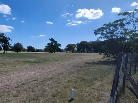 Lote en venta sobre el golf, B°Las Lomas, Haras Santa Maria