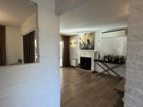 Casa 6 ambientes con 4 baños