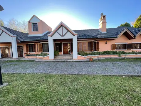 VENTA CASA 4AMB PILETA COUNTRY PARQUE LAS NACIONES