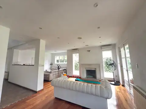 VENTA DE CASA EN COUNTRY ABRIL