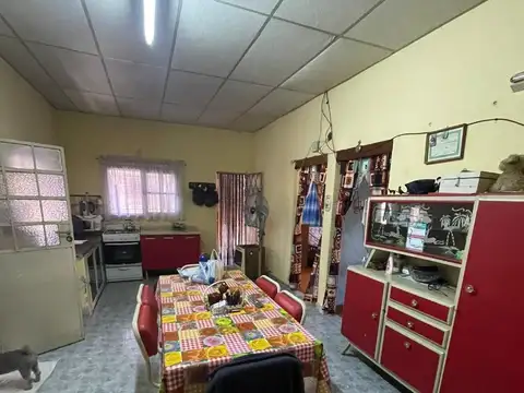 Casa en Venta con 3 cocheras