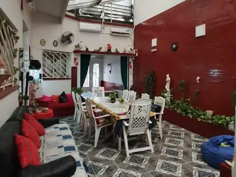 Avenida Caseros al 3700