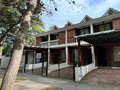 Dúplex en venta de 3 dormitorios c/ cochera en San Bernardo