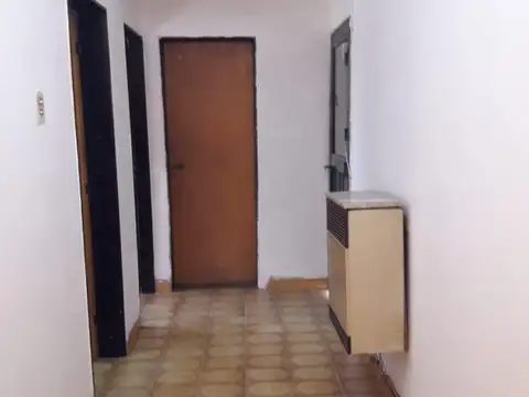 Casa en Alquiler con 4 cocheras