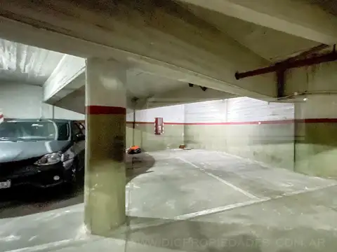 Cochera cubierta Alquiler -  Av. Centenario en San Isidro