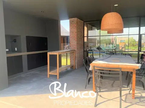 Casa en Venta en El Canton, USD 400.000
