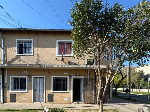 ALQUILER de departamento 2 ambientes.