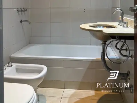 VENTA  departamento 2 Dorm 2 baños C/cochera en santiago del estero 841 100
