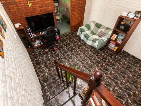 Depto Tipo Casa en Venta en Temperley, USD 120.000