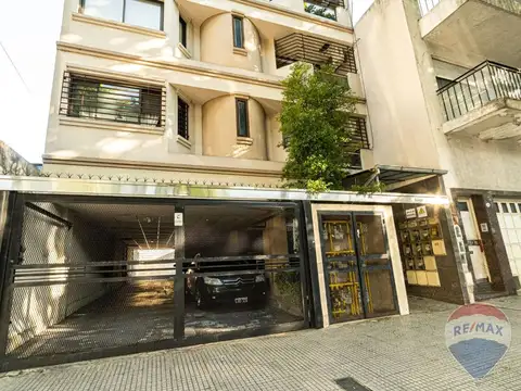 VENTA COCHERA EN PARQUE CHAS EN PLANTA BAJA