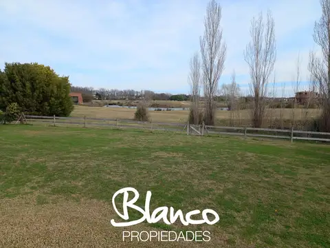 Casa en Alquiler en Estancias Del Pilar, USD 5.000