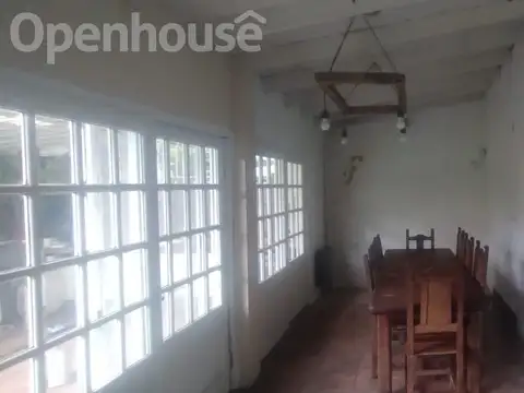 Casa en Venta con 3 cocheras