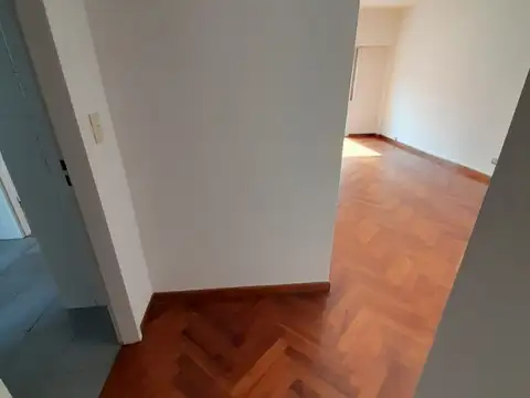 Av Directorio 1700, Piso 3