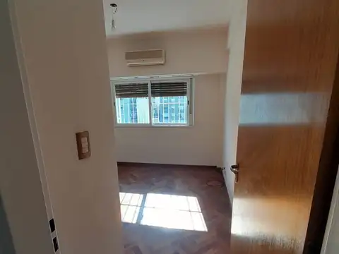 Av Directorio 1700, Piso 3