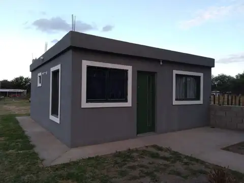 SE VENDE CASA ESTACION COLONIA TIROLESA