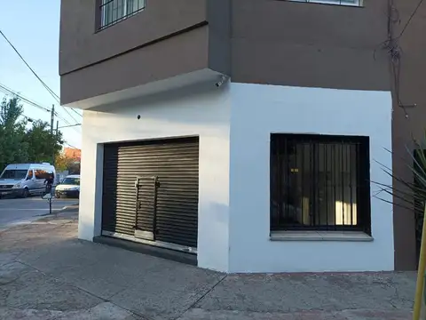 Local de 55m2 en alquiler - Martínez