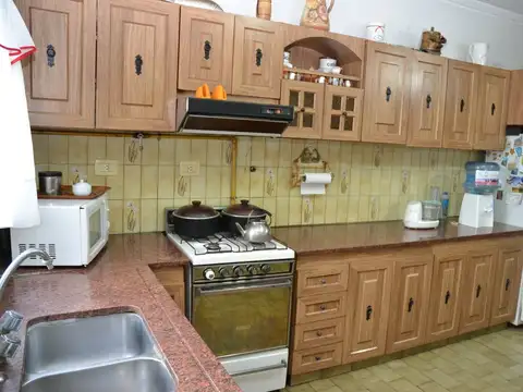 Venta casa p.2 flias.APTA CREDITO Escalada.