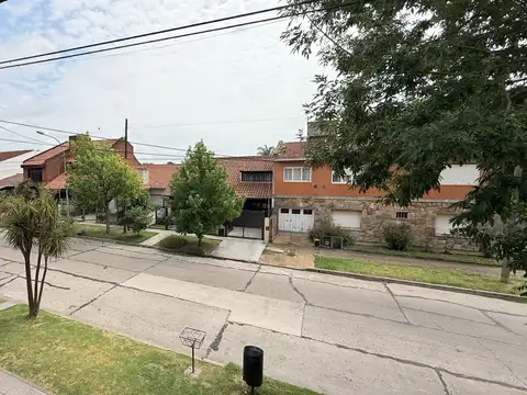 Depto Tipo Casa en Alquiler en Parque Luro, $ 650.000