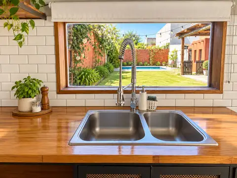 CASA 4 AMBIENTES C/ PILETA QUINCHO COCHERA 408M2